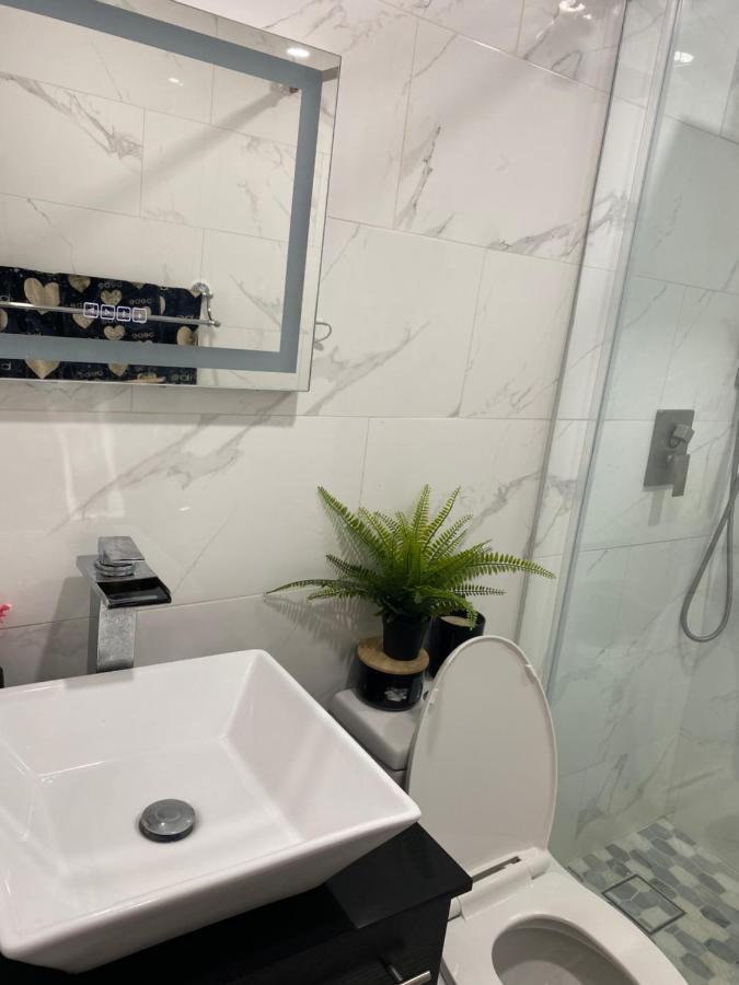 Beautiful House 7 Min From Miami Airport W Free Parking Apartment Bagian luar foto