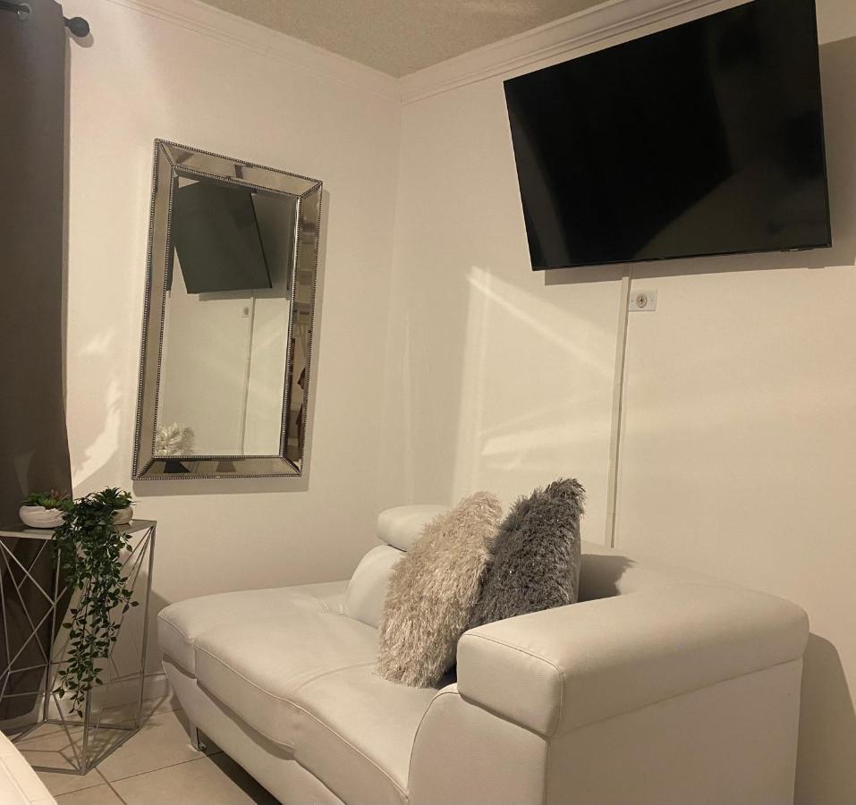 Beautiful House 7 Min From Miami Airport W Free Parking Apartment Bagian luar foto